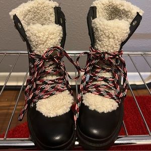 UNIVERSAL THREAD boots